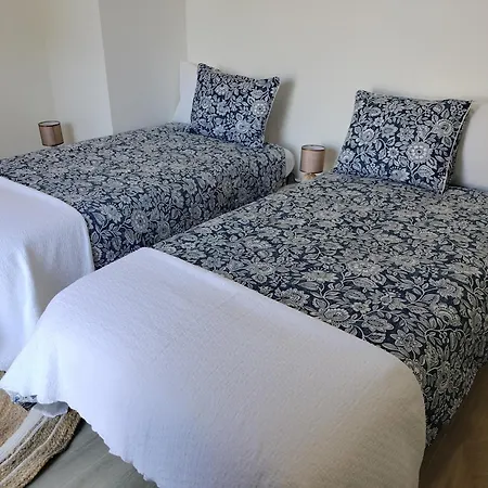 ゲストハウス Andorinhas 3*